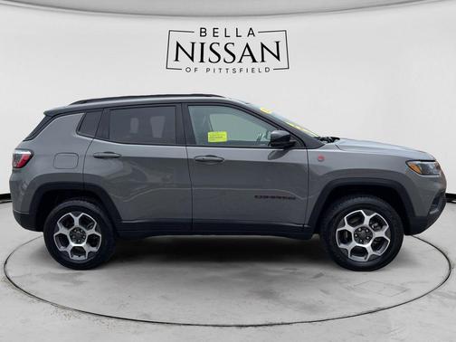 Sting-Gray Clearcoat 2022 Jeep Compass Trailhawk