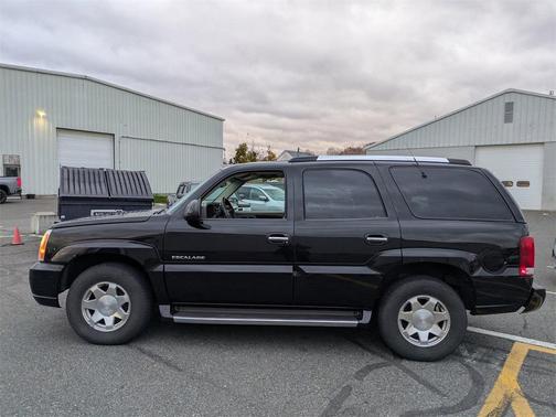2002 Cadillac Escalade Base