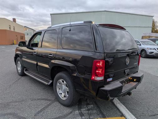 2002 Cadillac Escalade Base