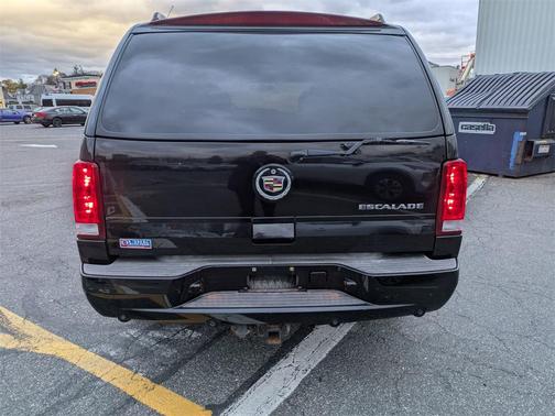 2002 Cadillac Escalade Base