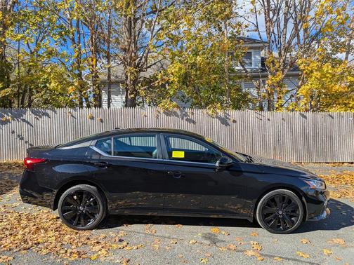 2022 Nissan Altima SR Intelligent AWD