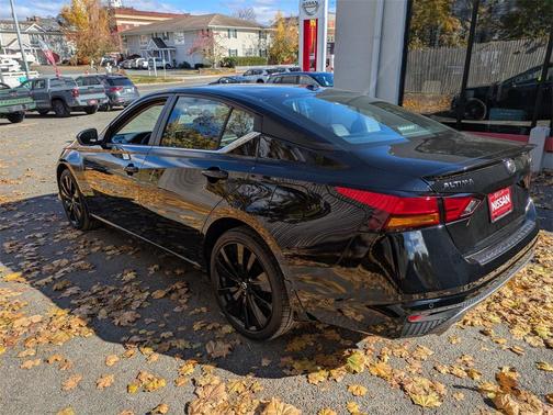 2022 Nissan Altima SR Intelligent AWD