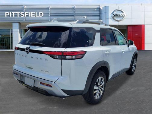 2025 Nissan Pathfinder SL 4WD