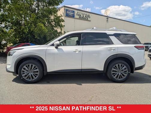 2025 Nissan Pathfinder SL 4WD