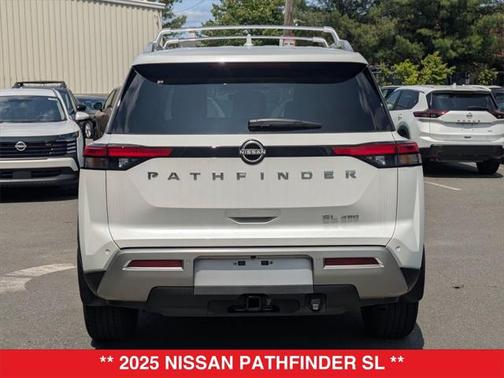2025 Nissan Pathfinder SL 4WD
