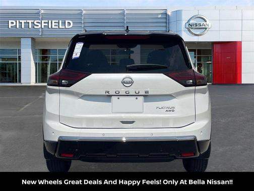 Everest White Pearl/Super Black 2026 Nissan Rogue Platinum