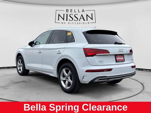 Glacier White Metallic 2021 Audi Q5 45 Premium