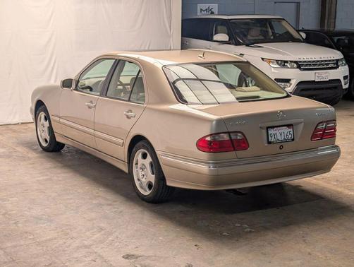 Beige 2001 Mercedes-Benz E-Class 4M