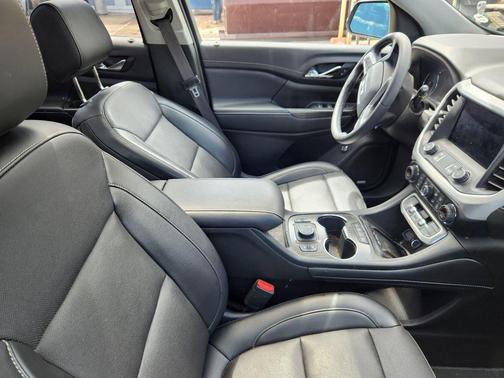 2022 GMC Acadia AWD SLT