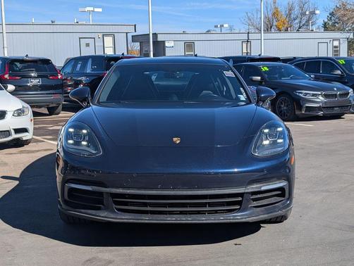 2017 Porsche Panamera 4