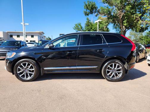 2017 Volvo XC60 T6 Dynamic