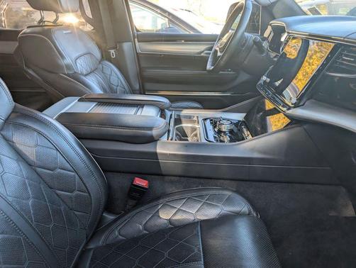 2023 Jeep Grand Wagoneer L Series III 4x4