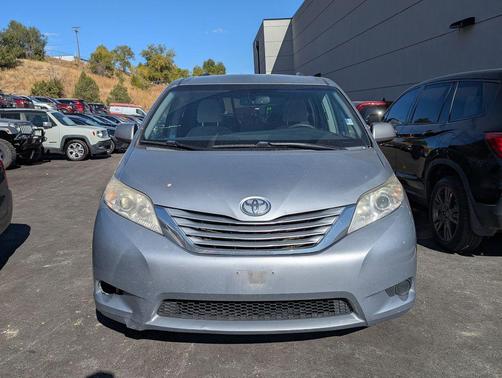 2015 Toyota Sienna LE