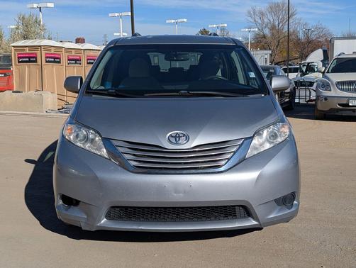 2015 Toyota Sienna LE