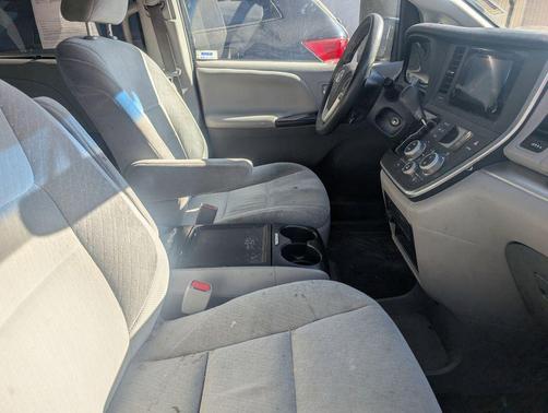 2015 Toyota Sienna LE