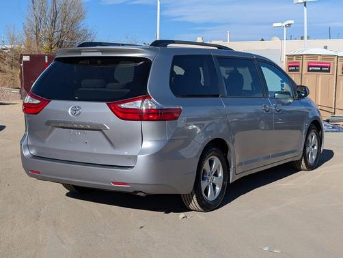 2015 Toyota Sienna LE