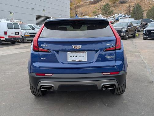 2022 Cadillac XT4 Premium Luxury