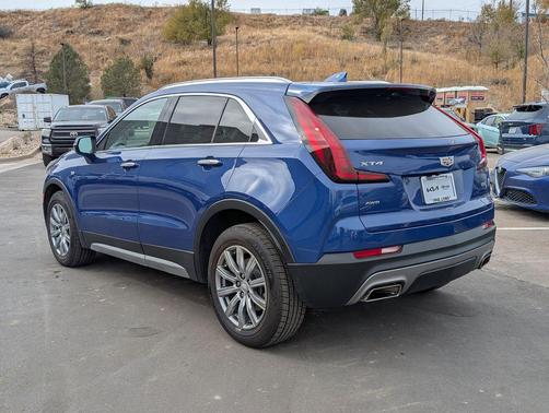 2022 Cadillac XT4 Premium Luxury