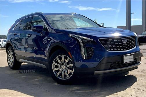2022 Cadillac XT4 Premium Luxury