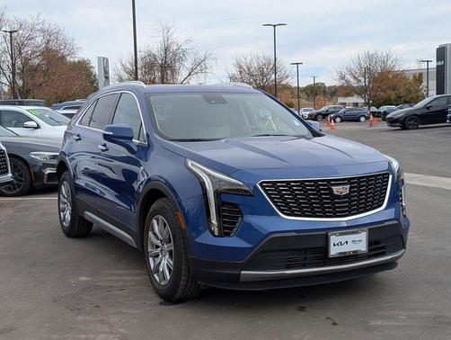 2022 Cadillac XT4 Premium Luxury