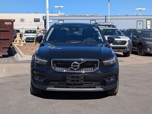 2021 Volvo XC40 T5 Momentum