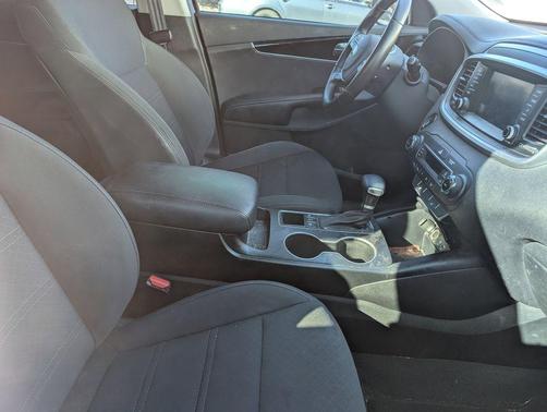 2020 Kia Sorento S
