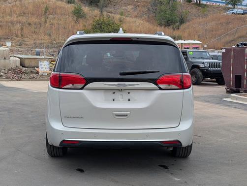 2020 Chrysler Pacifica Touring-L Plus