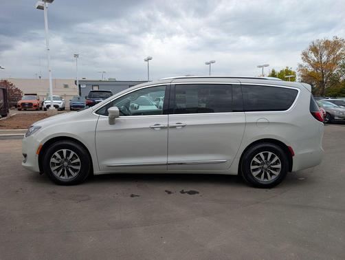 2020 Chrysler Pacifica Touring-L Plus