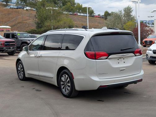 2020 Chrysler Pacifica Touring-L Plus