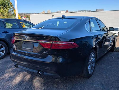 2016 Jaguar XF 35t Premium