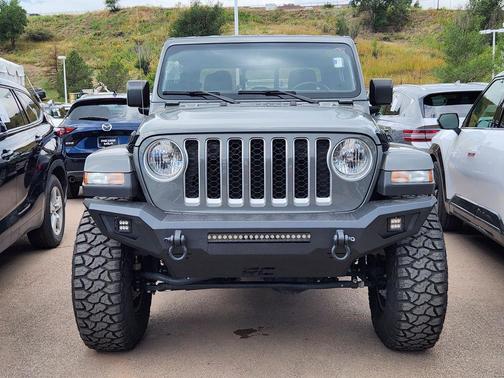 2023 Jeep Gladiator Overland