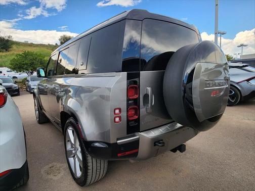 2024 Land Rover Defender 110 P400 X-Dynamic SE