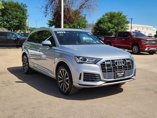 2022 Audi Q7 45 Premium Plus