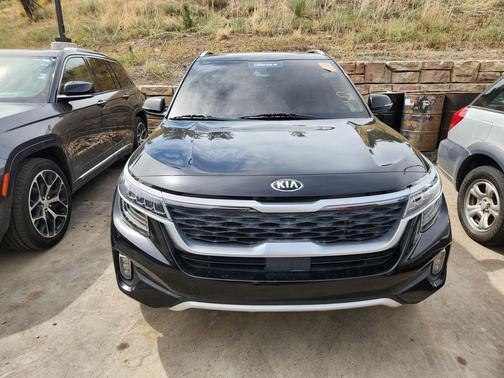 Cherry Black 2021 Kia Seltos SX