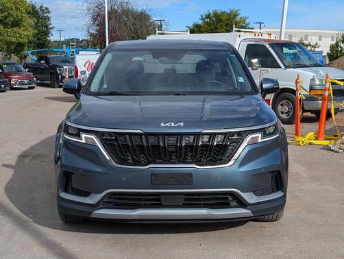 2024 Kia Carnival EX