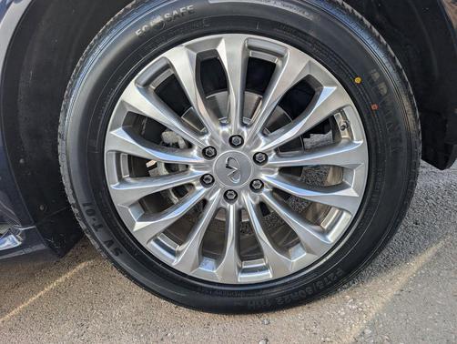 2016 INFINITI QX80 Base