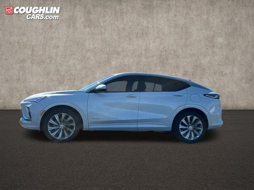 White Frost Tricoat 2025 Buick Envista Avenir FWD