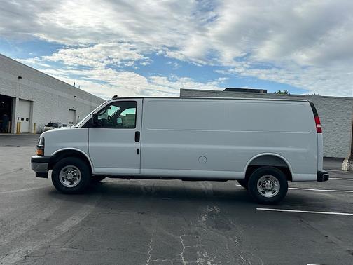2025 Chevrolet Express 3500 RWD 3500 Extended Wheelbase WT