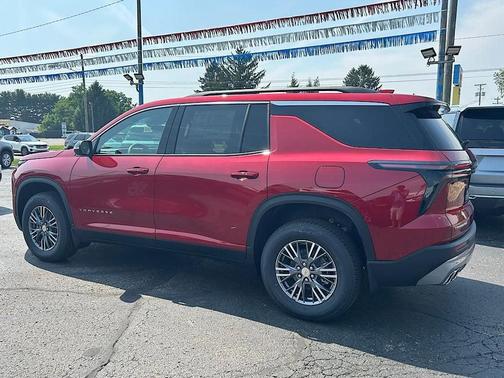 2025 Chevrolet Traverse LT
