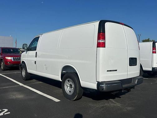2025 Chevrolet Express 2500 RWD 2500 Regular Wheelbase WT