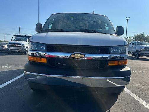2025 Chevrolet Express 2500 RWD 2500 Regular Wheelbase WT