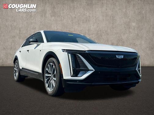 Crystal White Tricoat 2024 Cadillac LYRIQ Sport