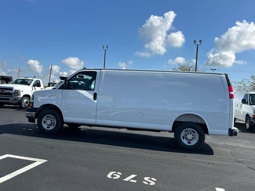 2025 Chevrolet Express 3500 RWD 3500 Extended Wheelbase WT
