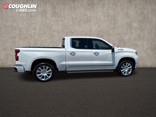 Iridescent Pearl Tricoat 2024 Chevrolet Silverado 1500 High Country