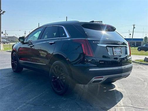 2022 Cadillac XT5 Premium Luxury