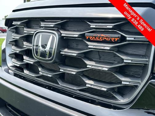 Crystal Black Pearl 2025 Honda Ridgeline TrailSport+