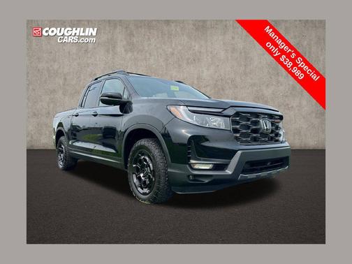 Crystal Black Pearl 2025 Honda Ridgeline TrailSport+