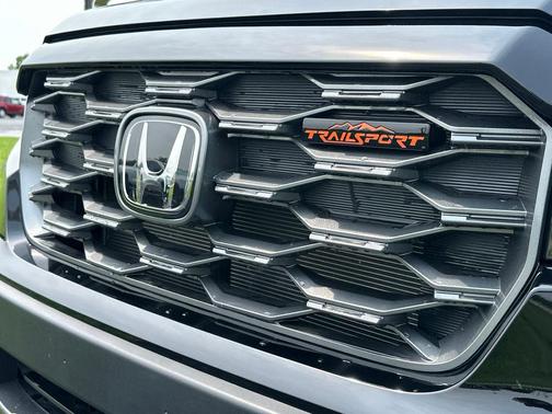 Crystal Black Pearl 2025 Honda Ridgeline TrailSport+