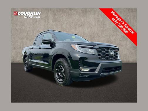 Crystal Black Pearl 2025 Honda Ridgeline TrailSport+