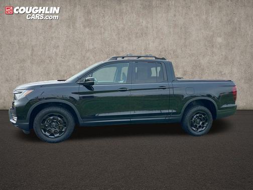 Crystal Black Pearl 2025 Honda Ridgeline TrailSport+